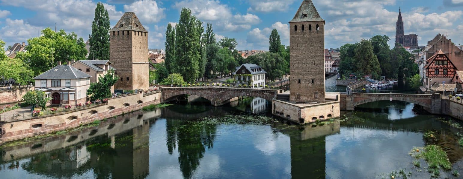 La passerelle Mimram sur le Rhin.